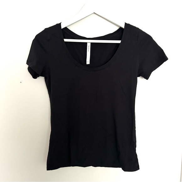 Aritzia The Group Babaton T-Shirt - Picture 1 of 1